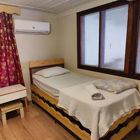 Antique House Hotel *