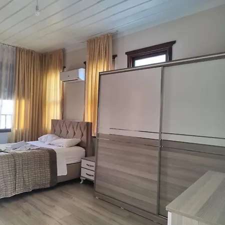 Otel Antique House *